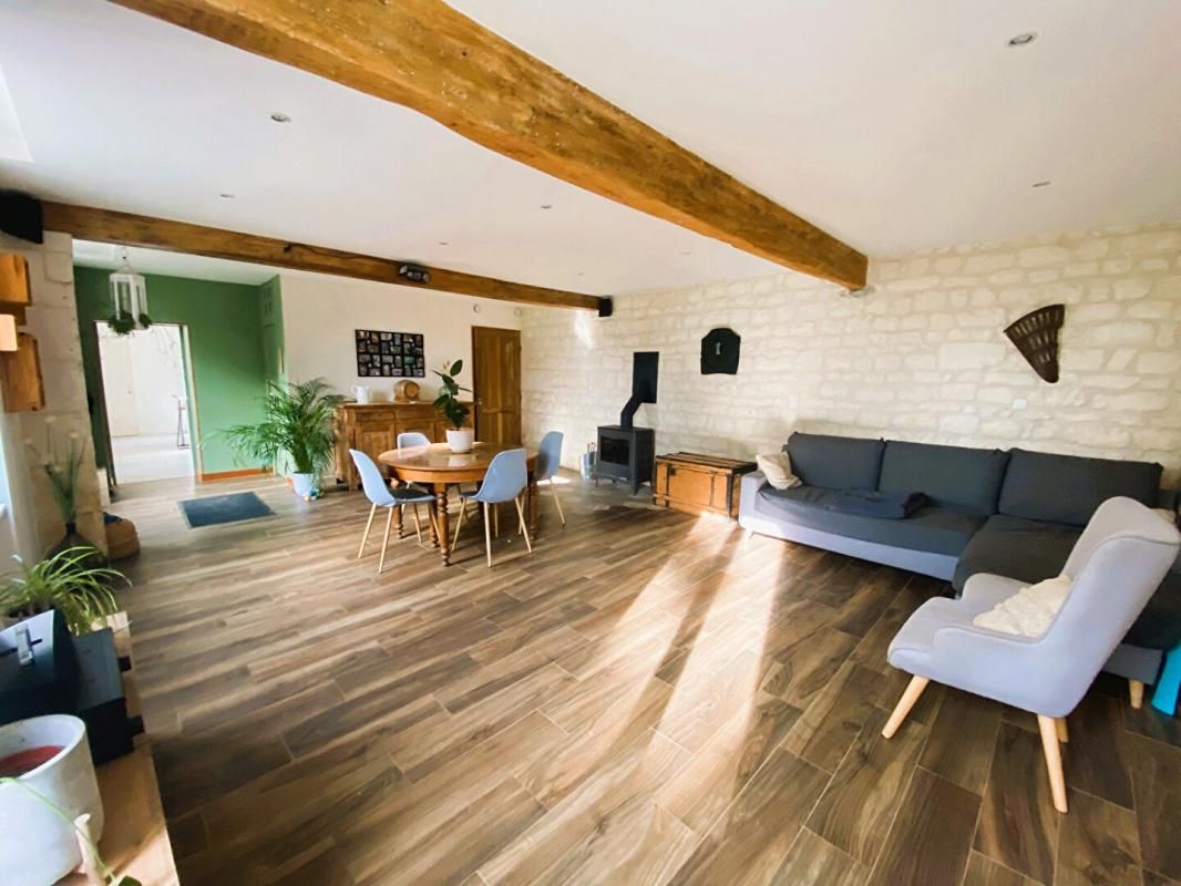 GEMOZAC EXCLUSIVITE TESSON Maison charentaise 5 pièces 1