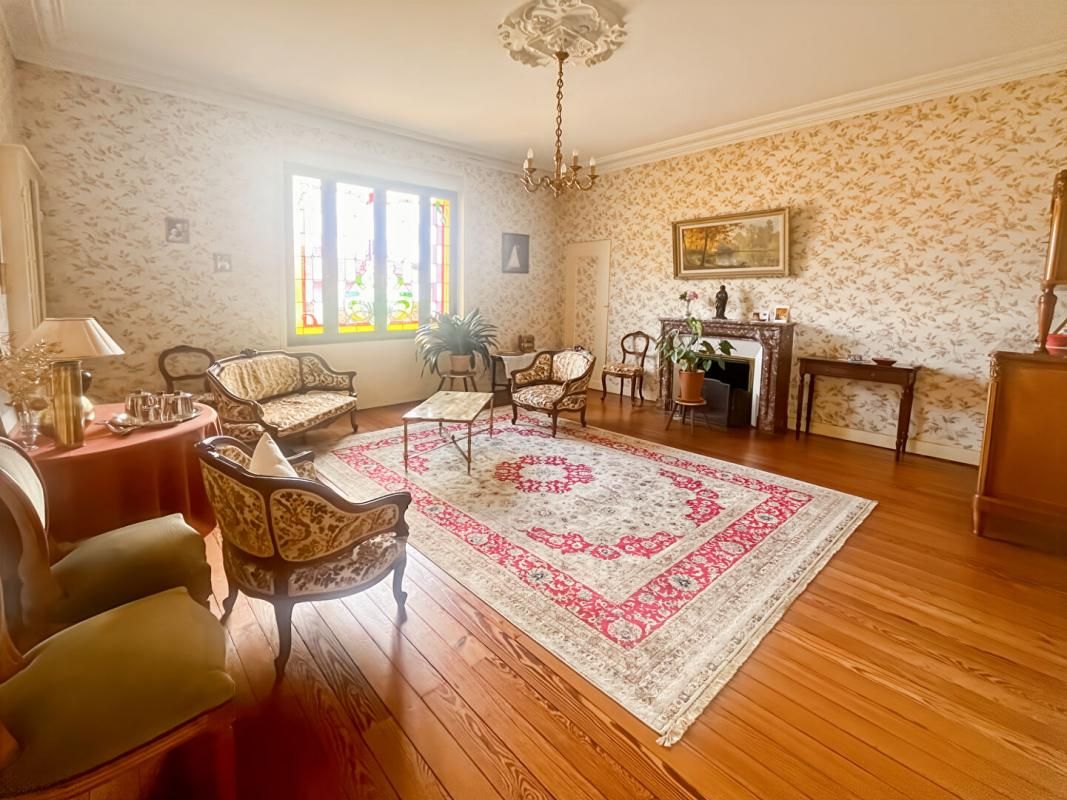 SAINT-BREVIN-LES-PINS Maison Saint Brevin Les Pins 10 pièce(s) 301 m2 4