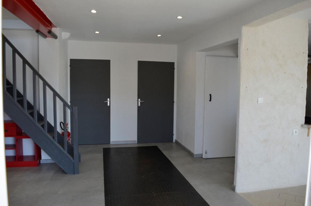 BRIONNE Vente Murs Local Commercial(Libre) - Potentiel Mixte Habitation/Commerce - Brionne (27800). Prix HAI : 120 990 3