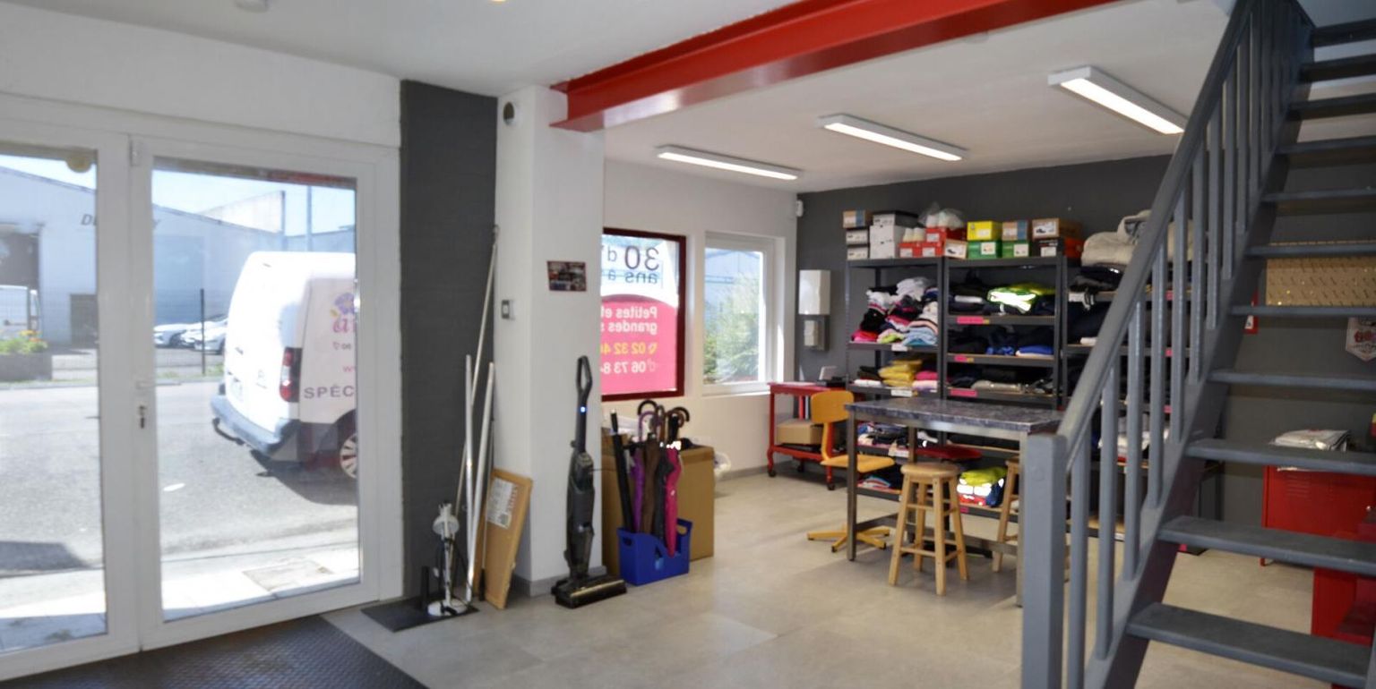 BRIONNE Vente Murs Local Commercial(Libre) - Potentiel Mixte Habitation/Commerce - Brionne (27800). Prix HAI : 120 990 4