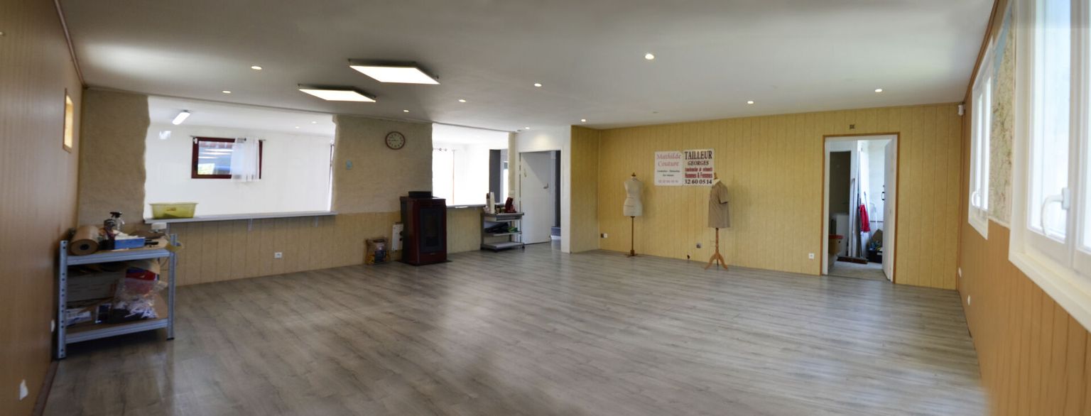 BRIONNE Loft de 135 m², Brionne (27800), 5 pièces, sous-sol. Prix HAI 120 990 4