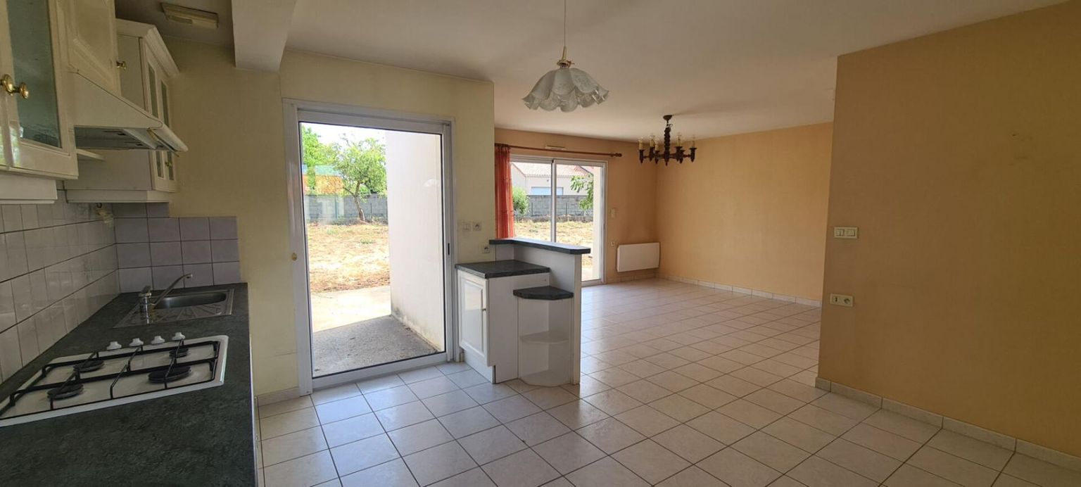 BEAUPREAU EN MAUGES Maison GESTE (Beaupreau En Mauges) 4 P . 74 M² . 3 Chs . Garage . Terrasse 2