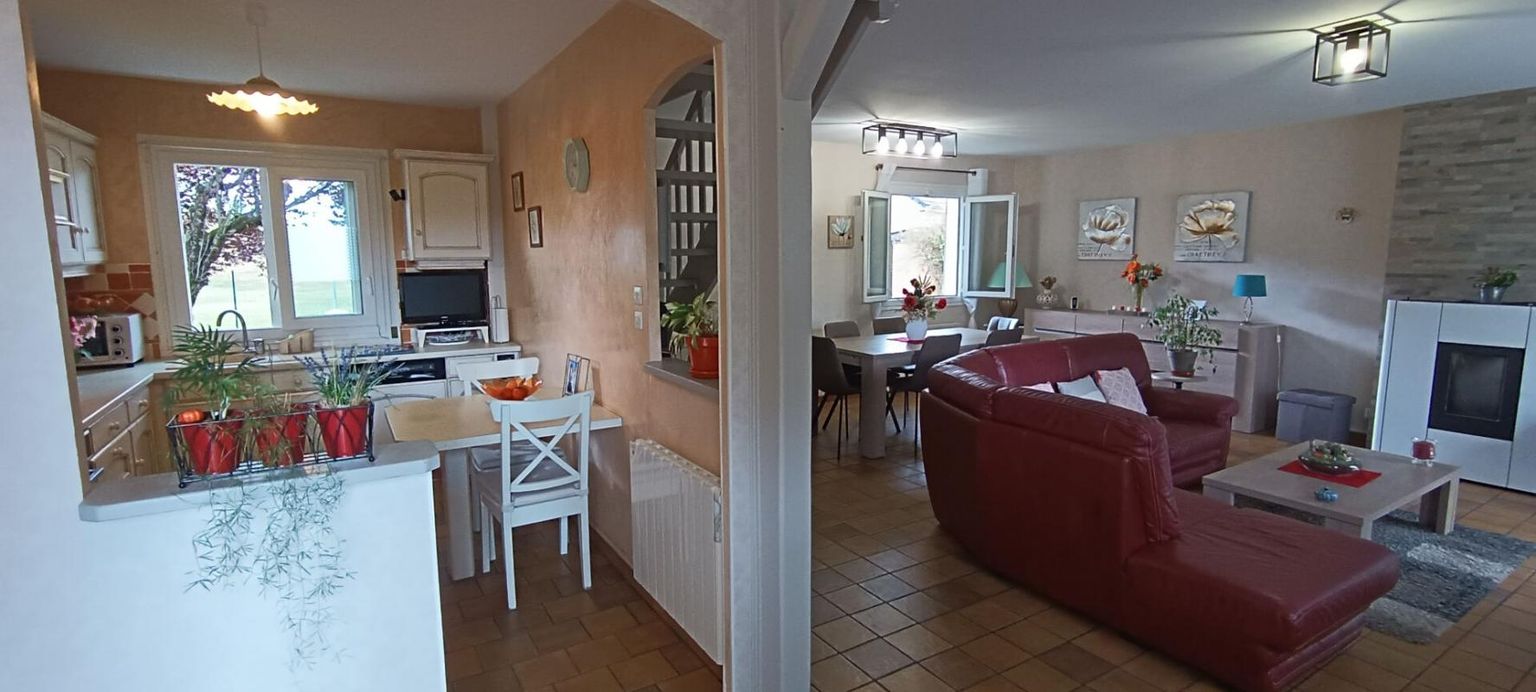 MAGNY-COURS MAGNY-COURS - MAISON 110 M2 + GARAGE DOUBLE + TERRAIN 2300 M2 1
