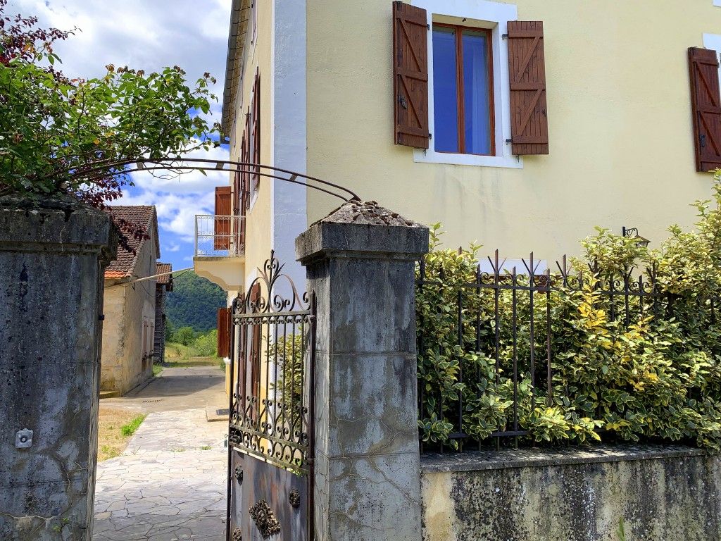 ARCAMBAL Maison en pierre avec dépendances idéal gîte de St Jacques de Compostelle 3