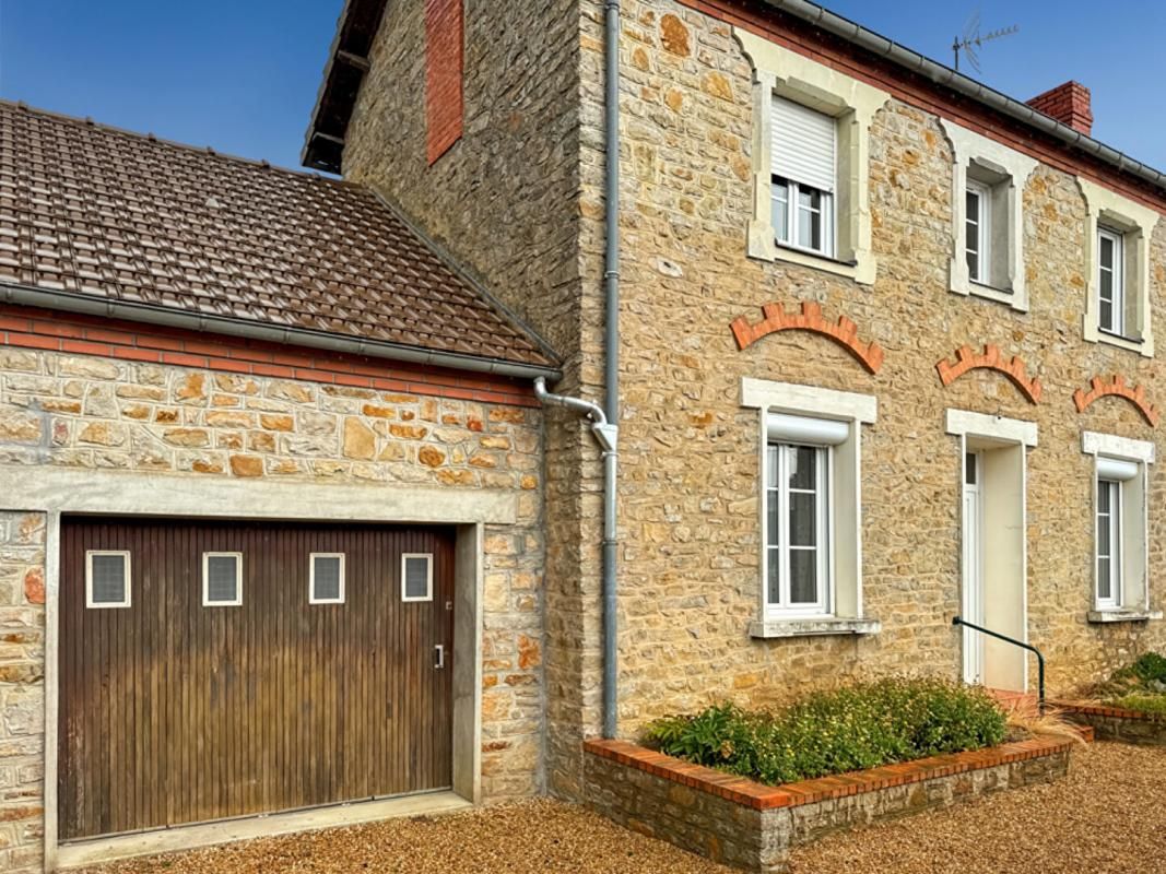 SABLE-SUR-SARTHE Maison Sable Sur Sarthe 6 pièce(s) 1