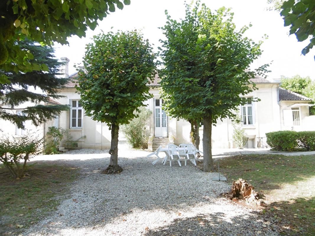 LANGON Maison de maître 8 pièces 229 m2 2