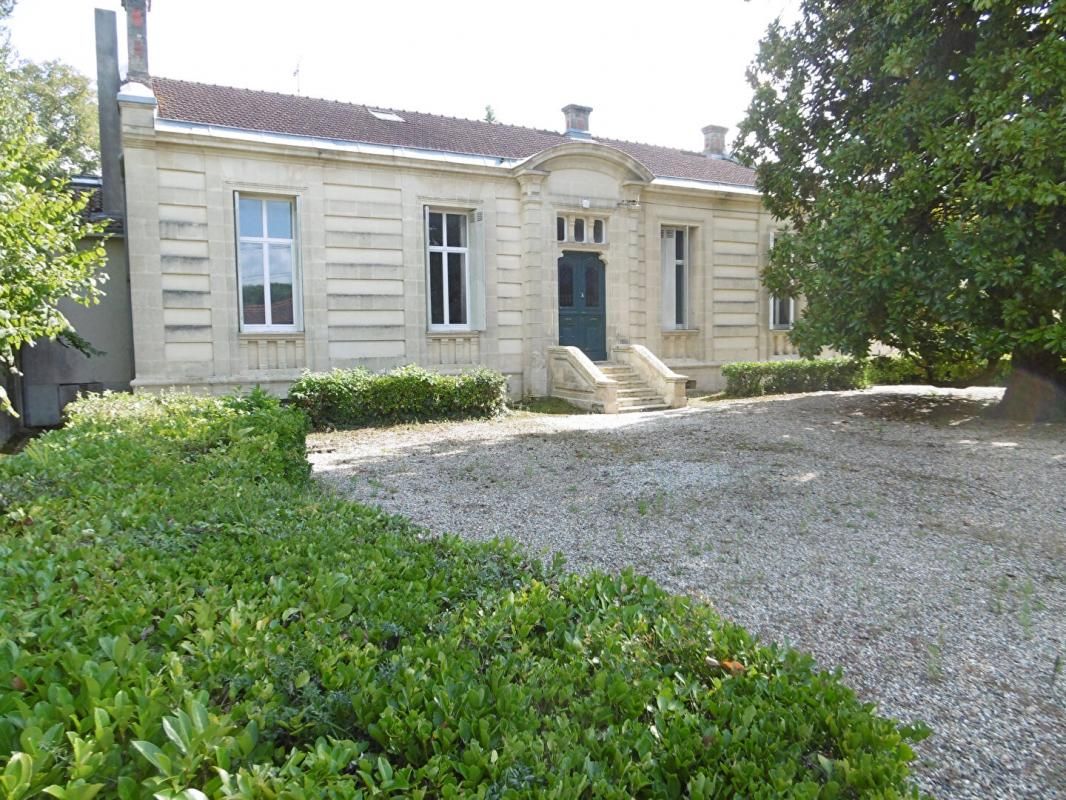 LANGON Maison de maître 8 pièces 229 m2 3