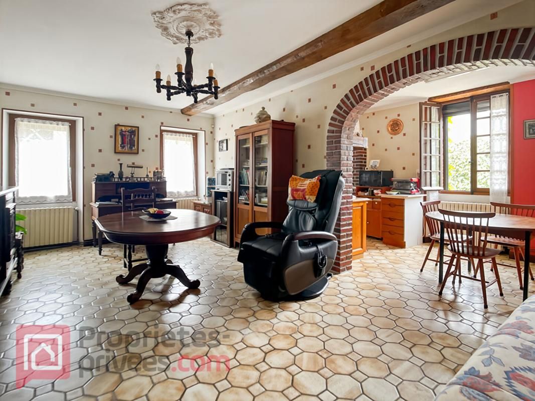 MONTIGNY-LA-RESLE Maison Montigny La Resle 7 pièce(s) 195 m2 3