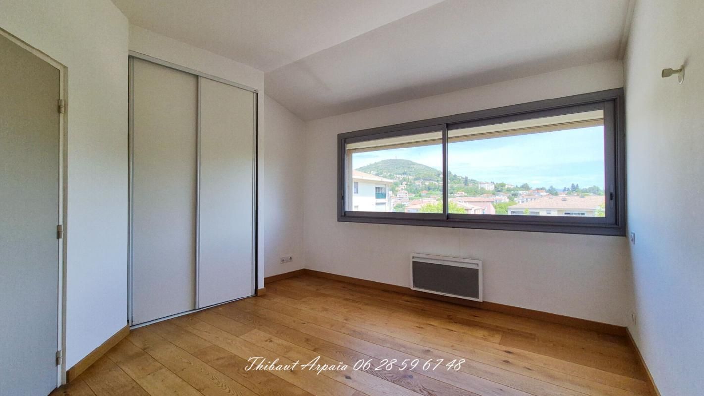 MANOSQUE Appartement T5 - 155 m² habitables avec terrasse, parking et garage, dernier étage avec ascenseur 3