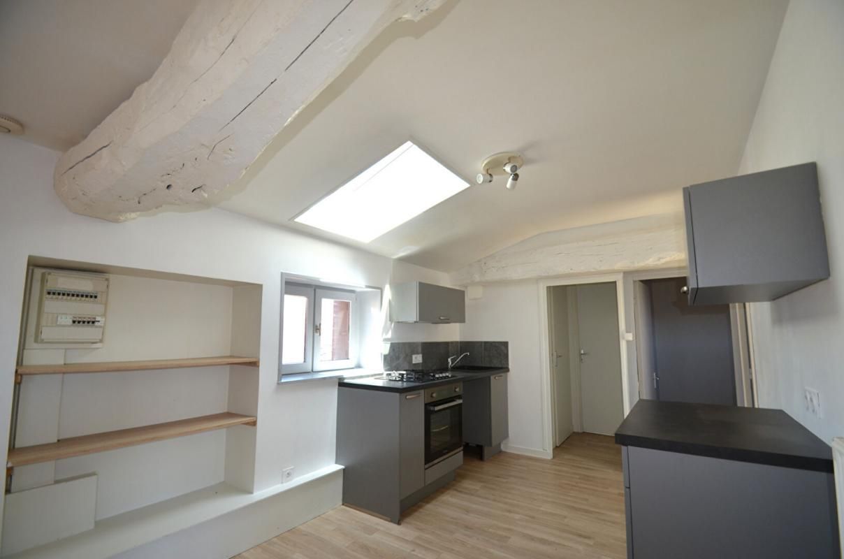 LENTILLY Plein Coeur de Lentilly - Idéal 1er achat ou investisseur ! 2