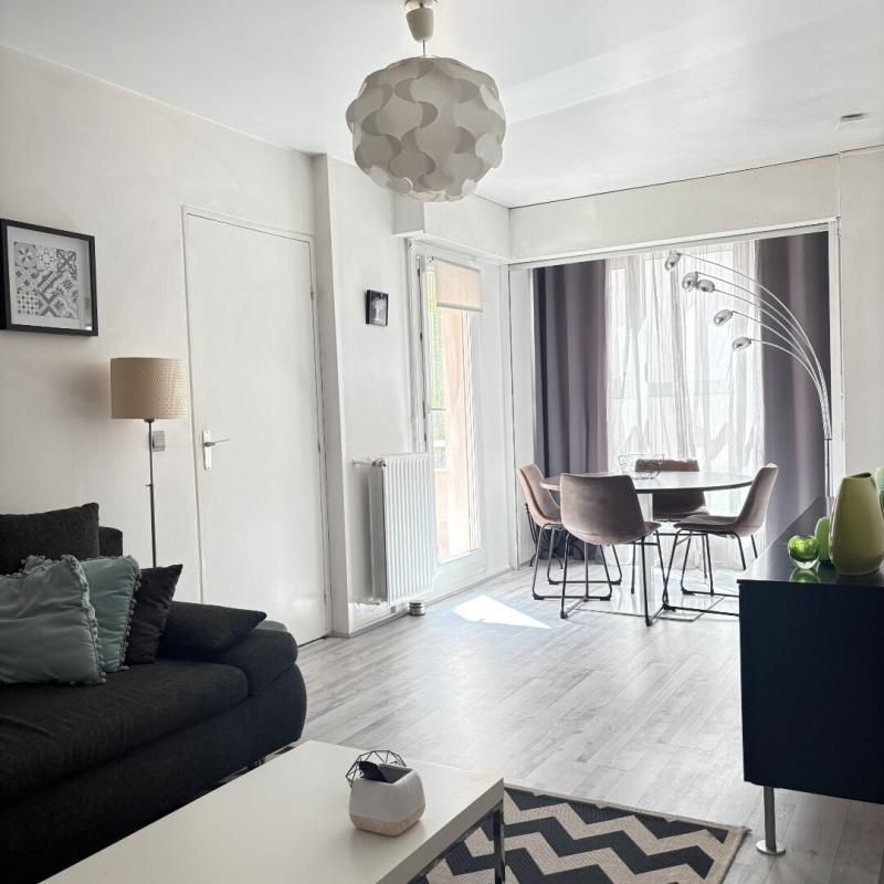 NANTES Superbe Appartement 54 m² avec Balcon et Parking 2