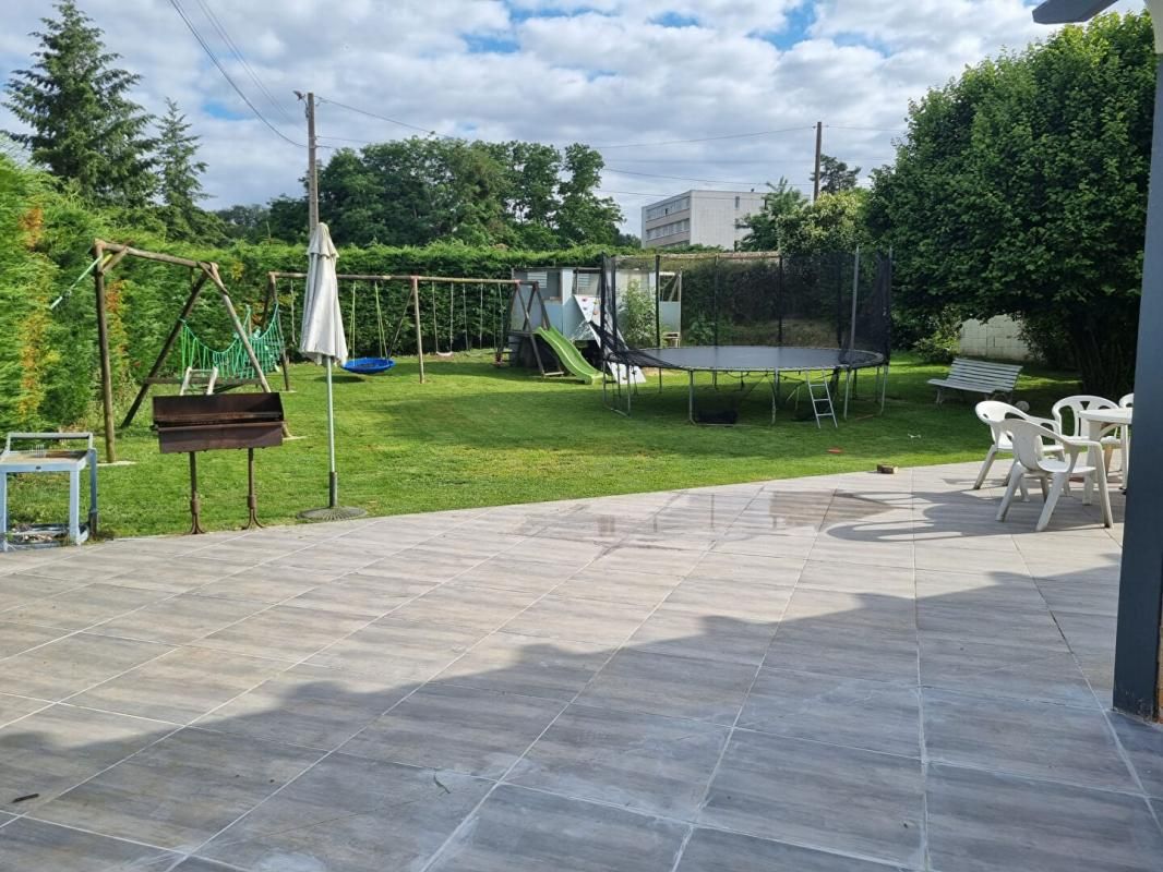 SAINT-REMY-SUR-AVRE Maison, 120 m², Saint Rémy sur Avre (28380), 3 chambres, suite parentale, sous-sol total, terrain 1 138m². Prix HAI 218 300 3