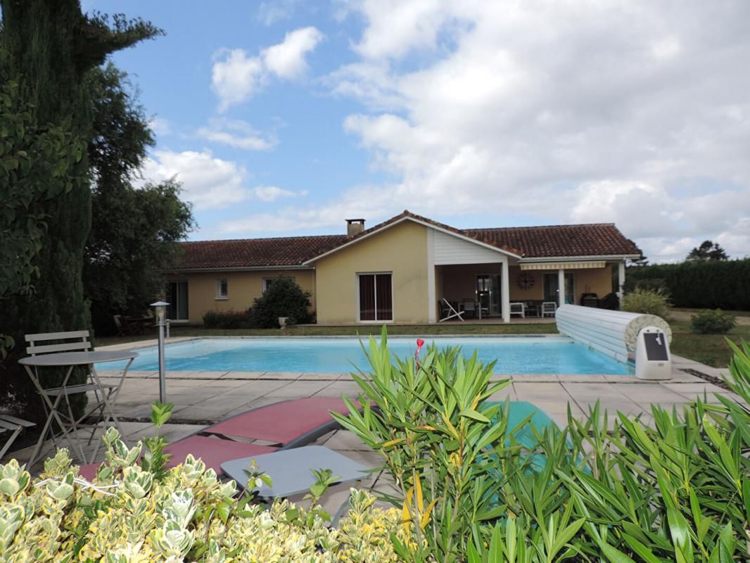 SAINT-YAGUEN Maison spacieuse avec piscine 4