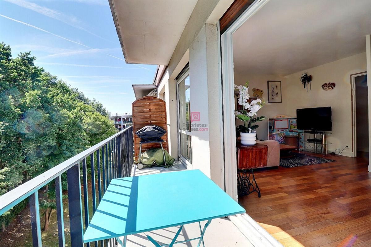 SAINTE-GENEVIEVE-DES-BOIS Appartement Sainte Genevieve Des Bois 4 pièce(s) 76 m2 1