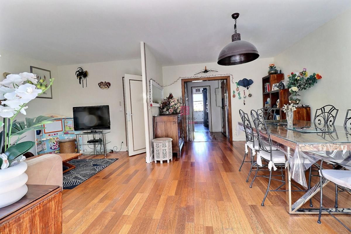 SAINTE-GENEVIEVE-DES-BOIS Appartement Sainte Genevieve Des Bois 4 pièce(s) 76 m2 4