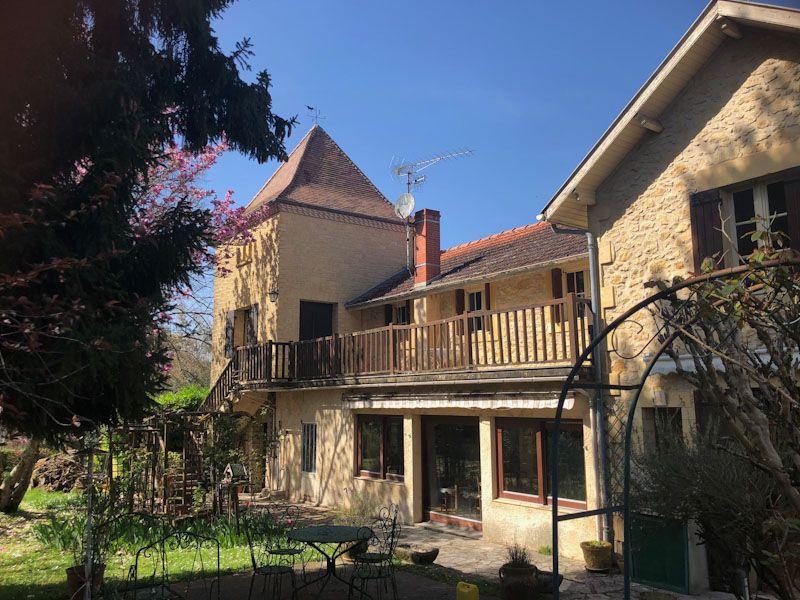 COUZE-ET-SAINT-FRONT 24150 - Charmante  et grande maison de village en pierre, 6chambres, jolie jardin, garage 1