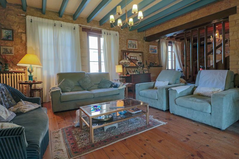 COUZE-ET-SAINT-FRONT 24150 - Charmante  et grande maison de village en pierre, 6chambres, jolie jardin, garage 4