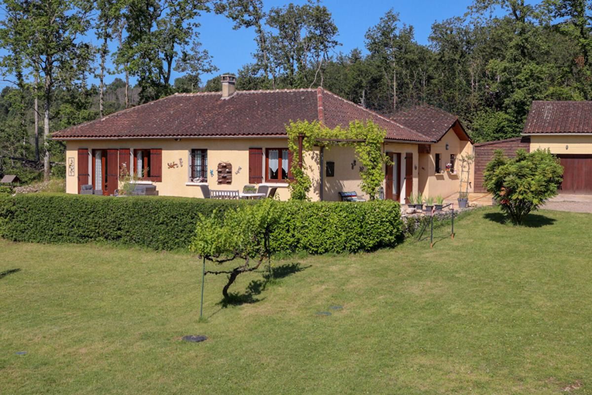 Maison plain pied entourée d'un superbe environnement verdoyant