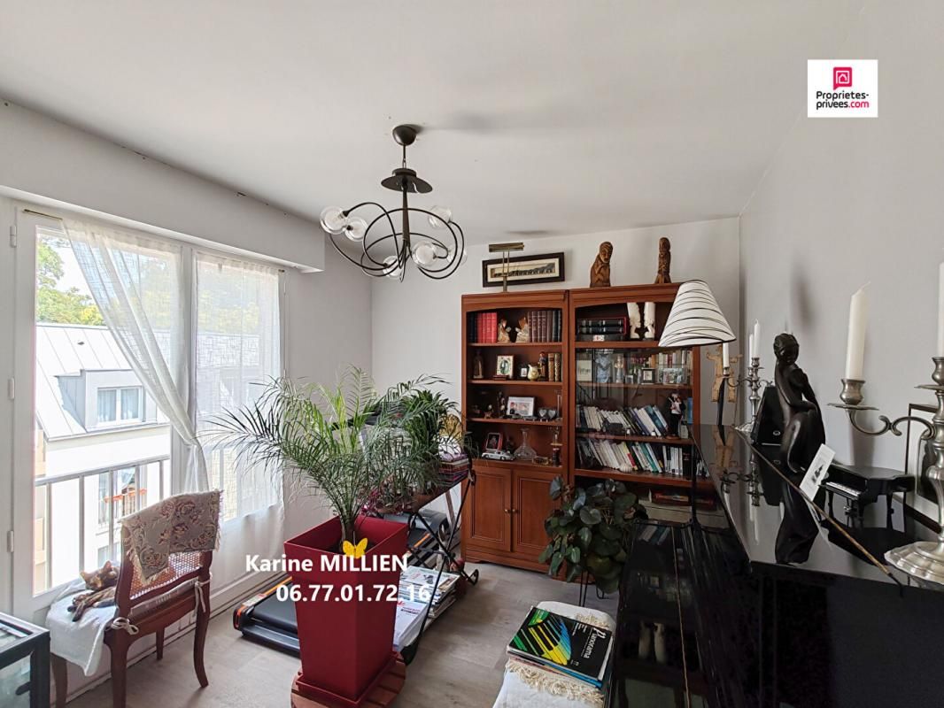 DREUX DREUX 28100 Appartement au 3ème étage avec ascenseur - 2/3 chambres - Balcon - Box fermé - Cave - 180 000 HAI 3