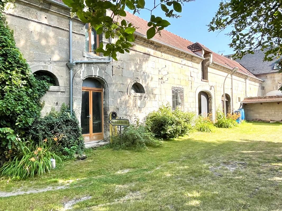 ATTICHY Maison Longère de 7 pièce(s) 198 m2 et Terrain 868 m² + Dépendances 1