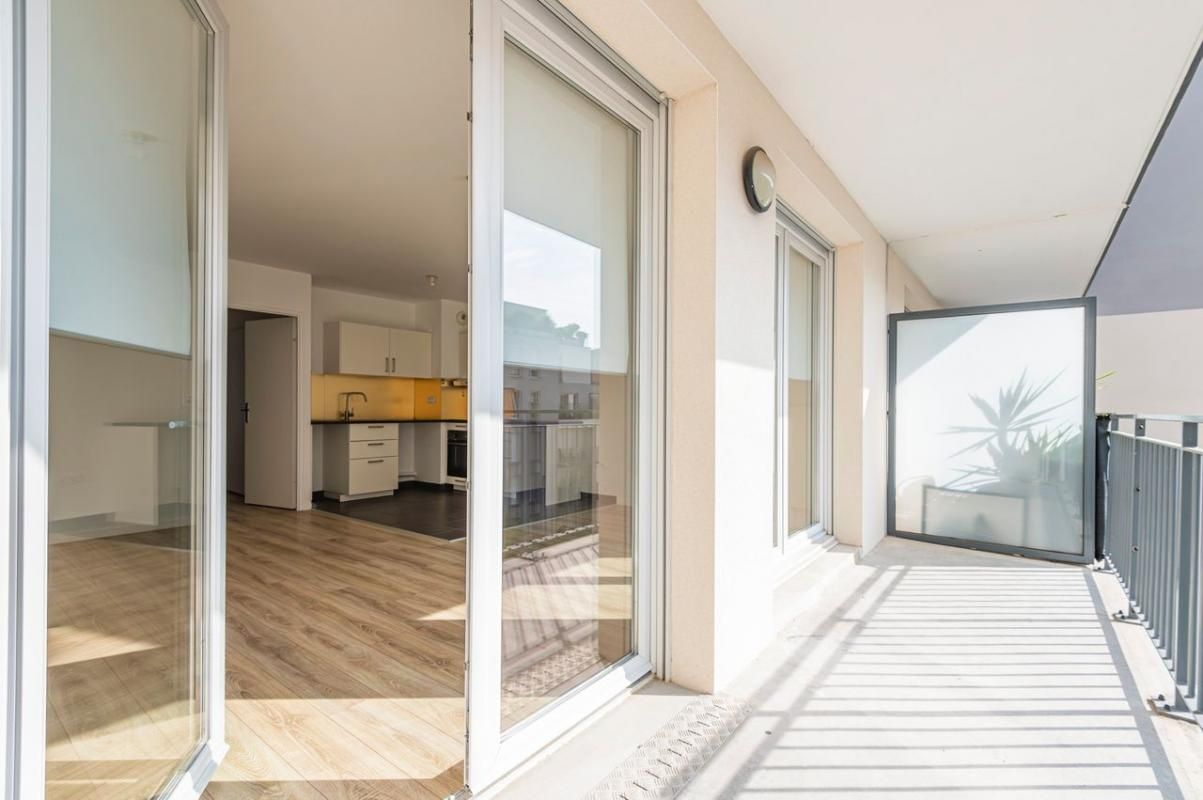 REIMS Proche gare et centre, T3 67m2 balcon et parking 1