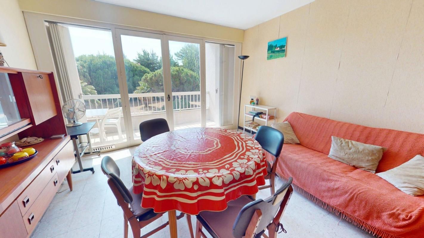 SAINT CYPRIEN PLAGE T2 38m2 terrasse avec vue dégagée nature et port 3