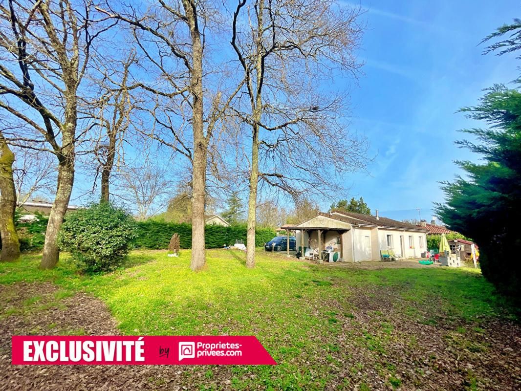 SAINT-SEURIN-SUR-L'ISLE Maison Saint Seurin Sur L'sle 4 pièce(s) 90 m2 beau jardin divisible 1
