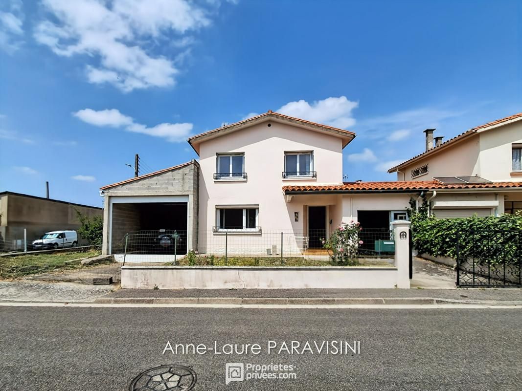 Pennautier - Maison de 3 chambres avec garages et jardin