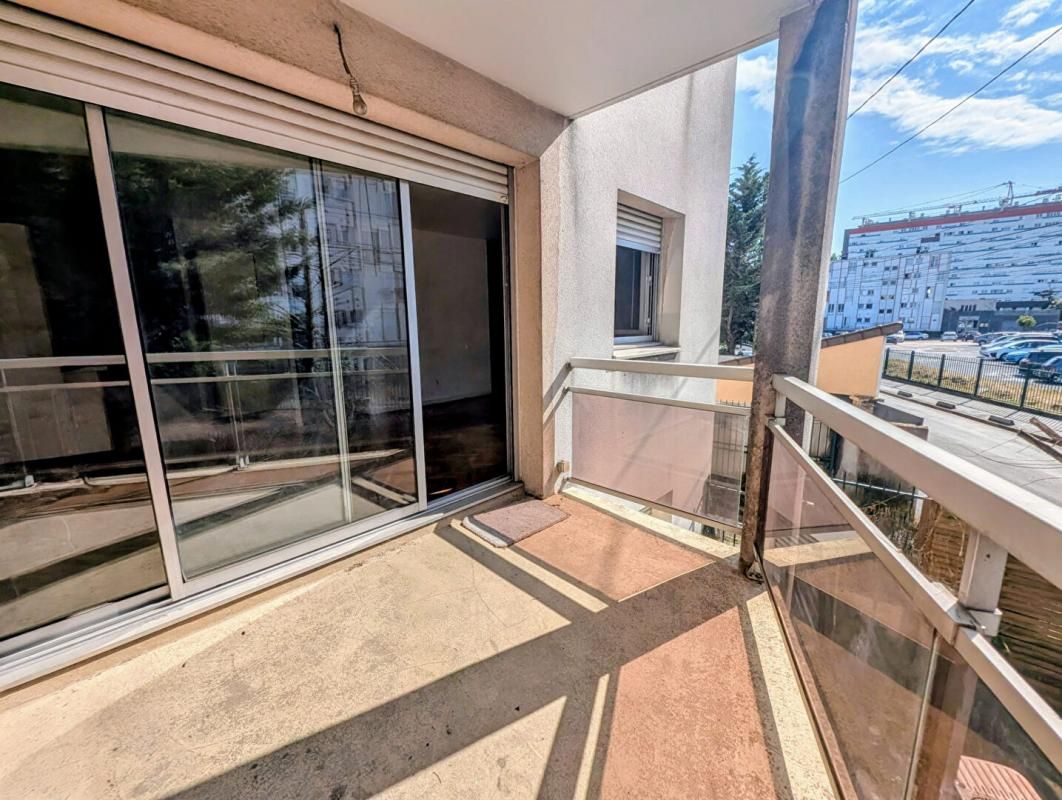 LIVRY-GARGAN Appartement T2 avec balcon 4