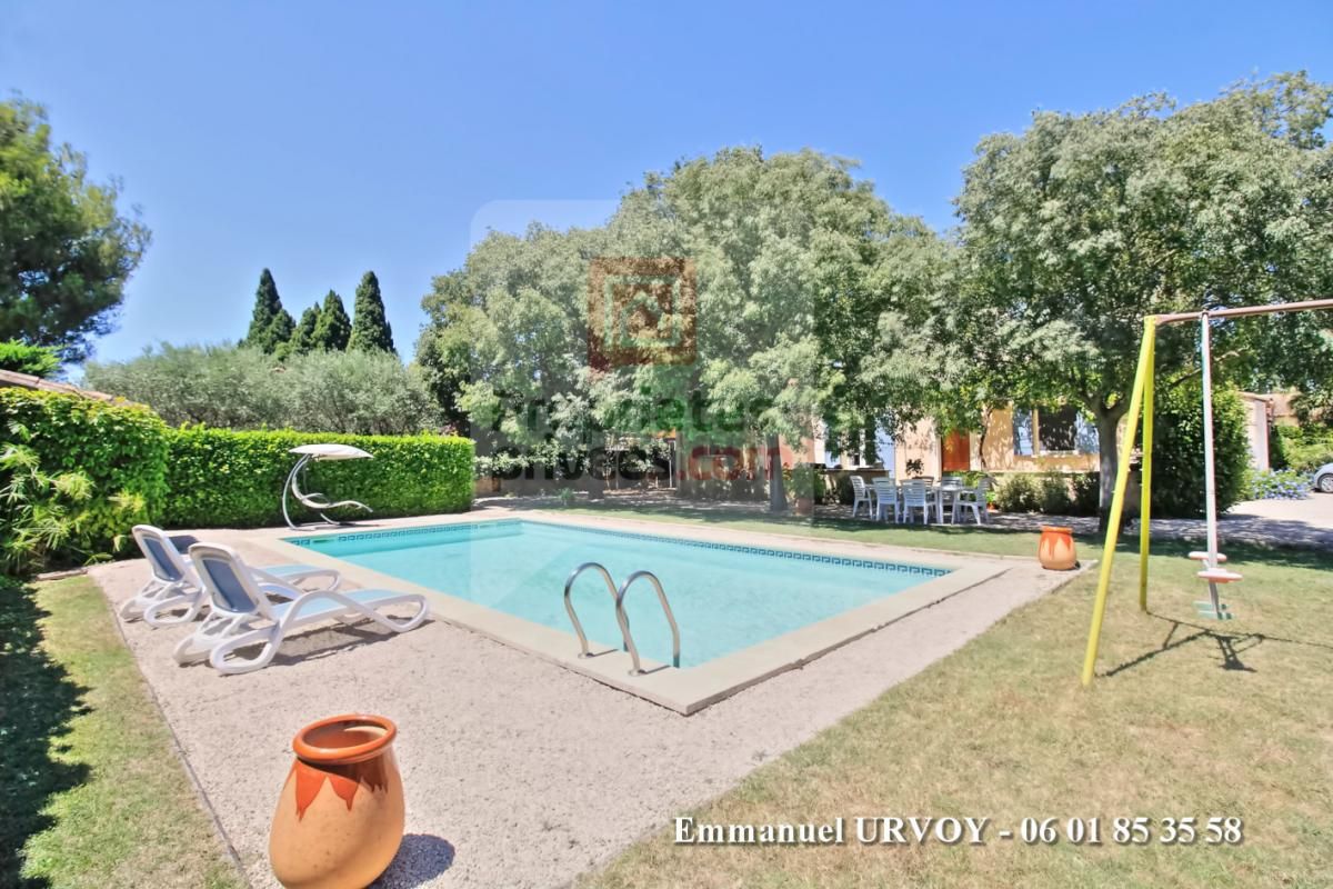 SAINT-REMY-DE-PROVENCE A VENDRE - Proche Saint Rémy de Provence: Bastide 4 chambres, jardin avec piscine 3