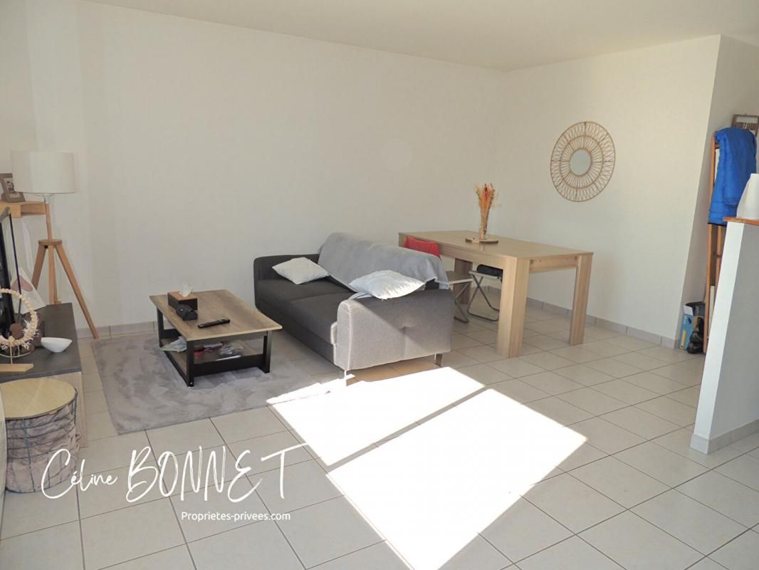 MOUZILLON Appartement 54,4m², 1 chambre ,1 bureau, stationnement couvert 3