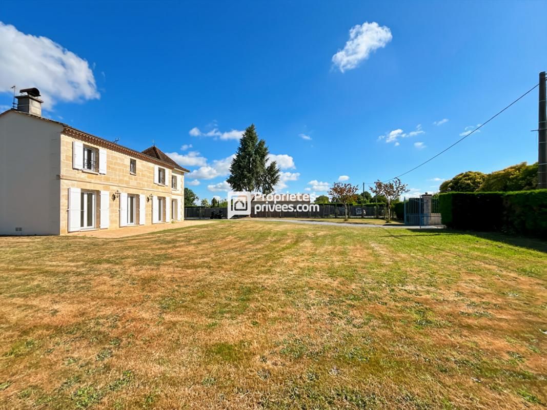 CARIGNAN-DE-BORDEAUX Maison 177 m² Carignan de Bordeaux, Élégance, confort & rénovée 2