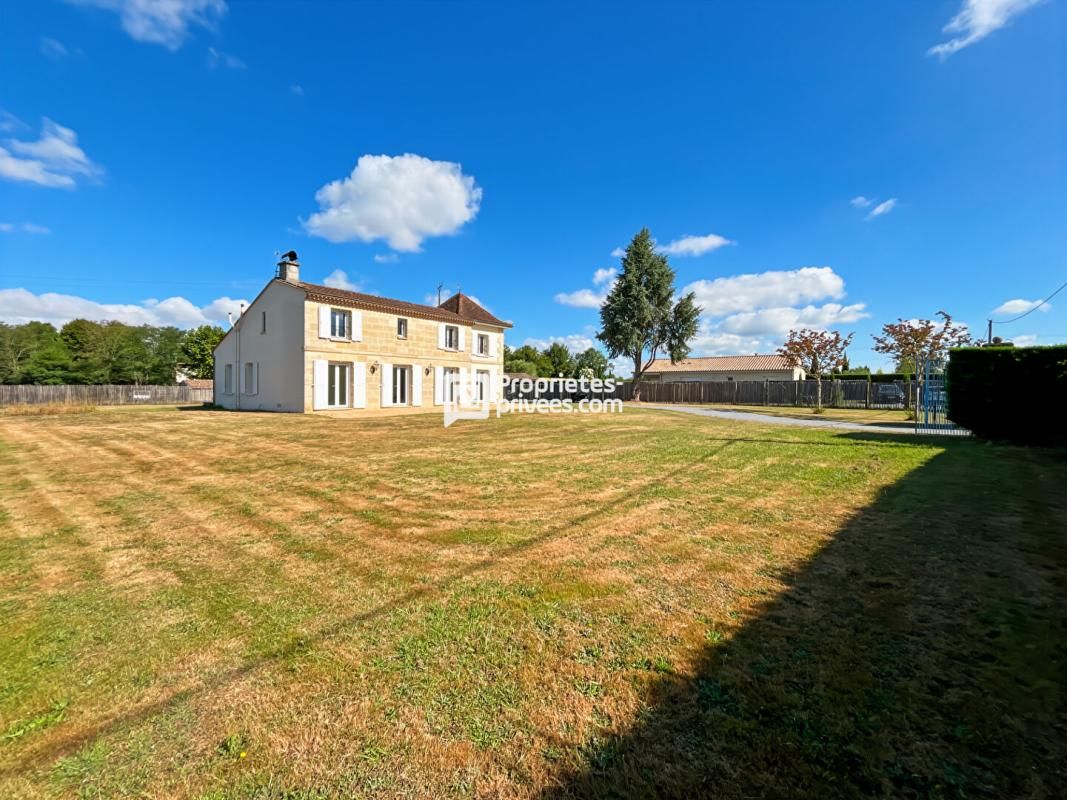 CARIGNAN-DE-BORDEAUX Maison 177 m² Carignan de Bordeaux, Élégance, confort & rénovée 3