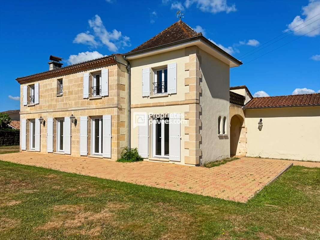 CARIGNAN-DE-BORDEAUX Maison 177 m² Carignan de Bordeaux, Élégance, confort & rénovée 4