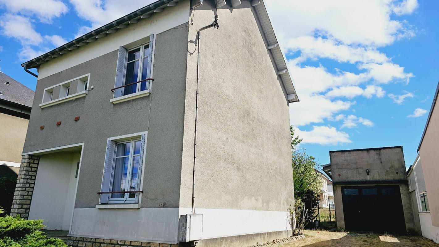 BOURGES MAISON DE 81M² 4 PIECES GARAGE JARDIN