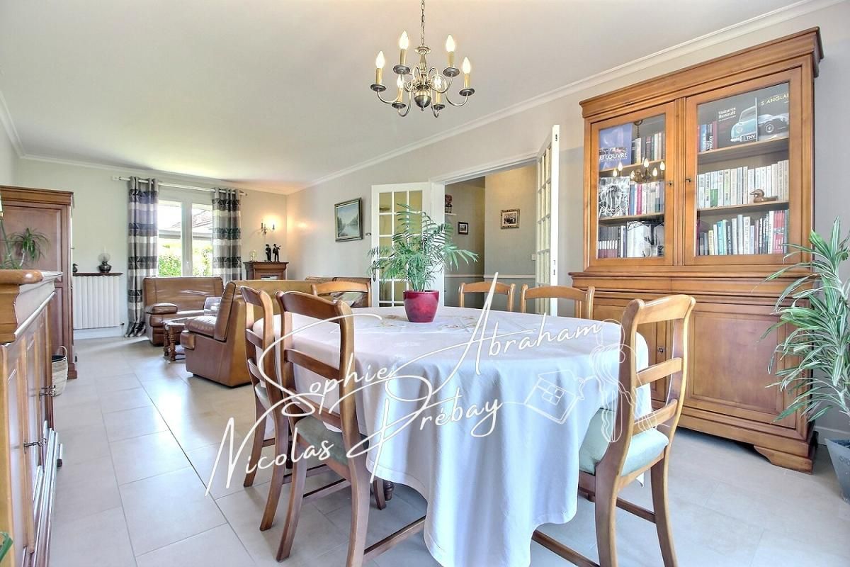 TOURY Maison d'habitation sur sous-sol total de 6 pièces avec 5 chambres, garage et terrain 4