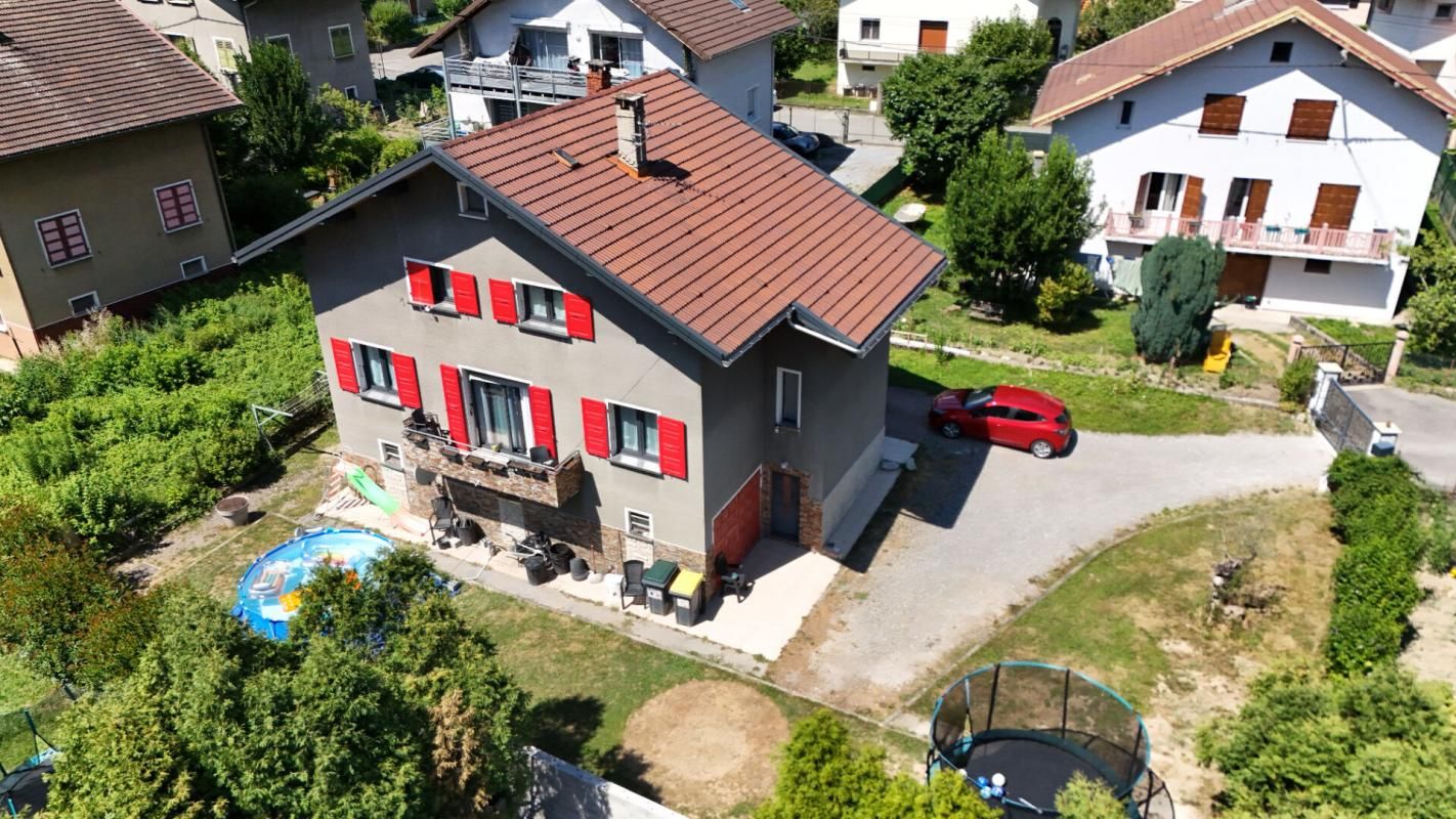 UGINE Maison de ville 135 m² environ, 4 chambres, garage, caves et jardin 2
