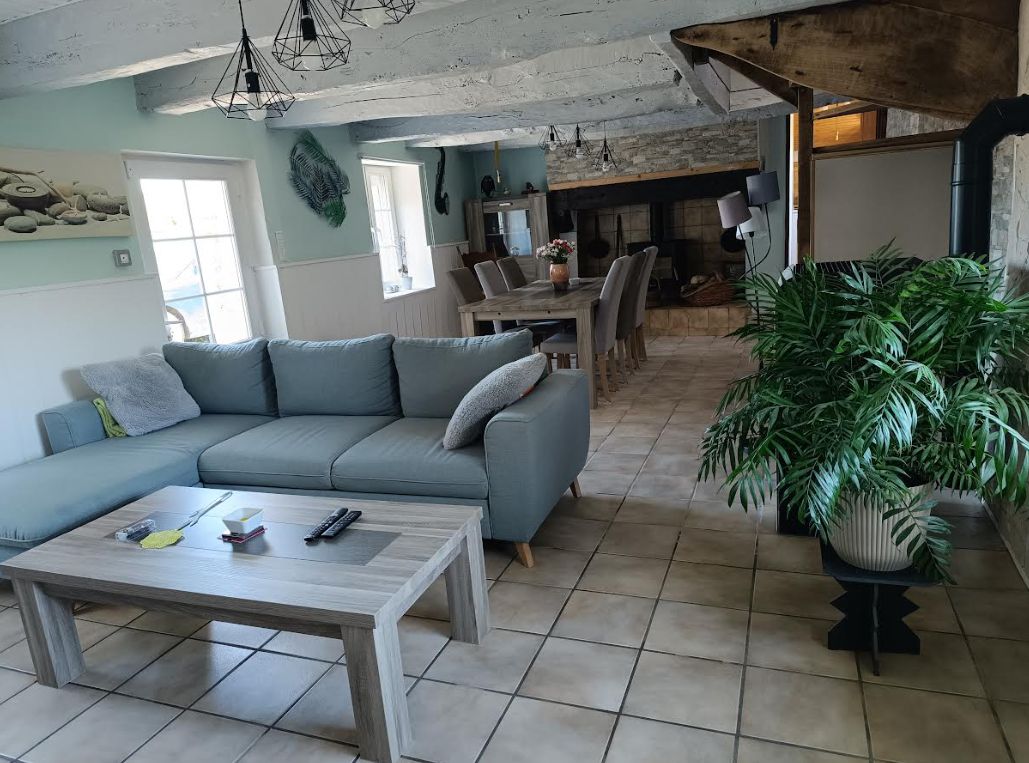 PLONEVEZ-DU-FAOU 29530 Plonévez du Faou longère avec piscine, aucun travaux, 3 chambres, grand jardin 2