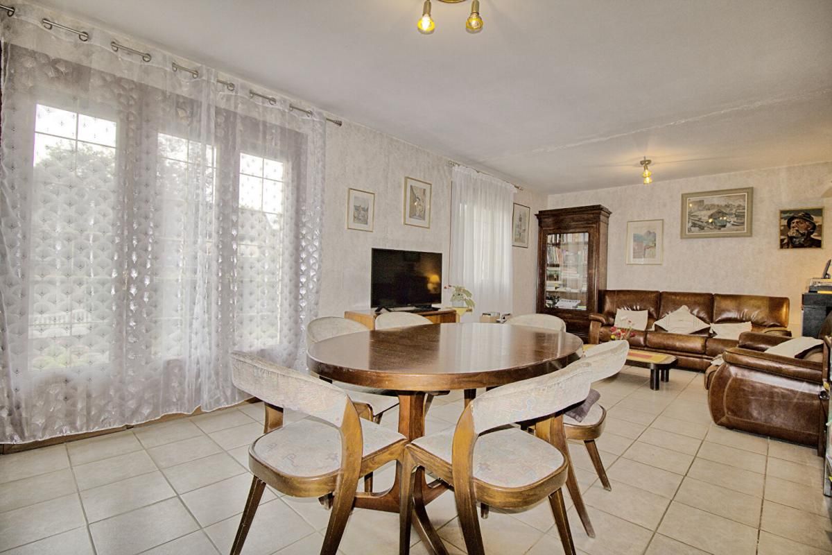 AVRILLE MAISON SUR SOUS-SOL AU PARC DE LA HAYE 3