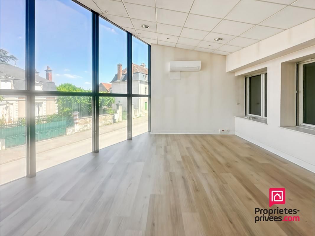 AVALLON Immeuble Avallon 18 pièce(s) 550 m2 3