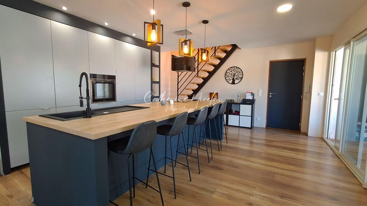 Maison Lespignan 5 pièce(s) 115 m2