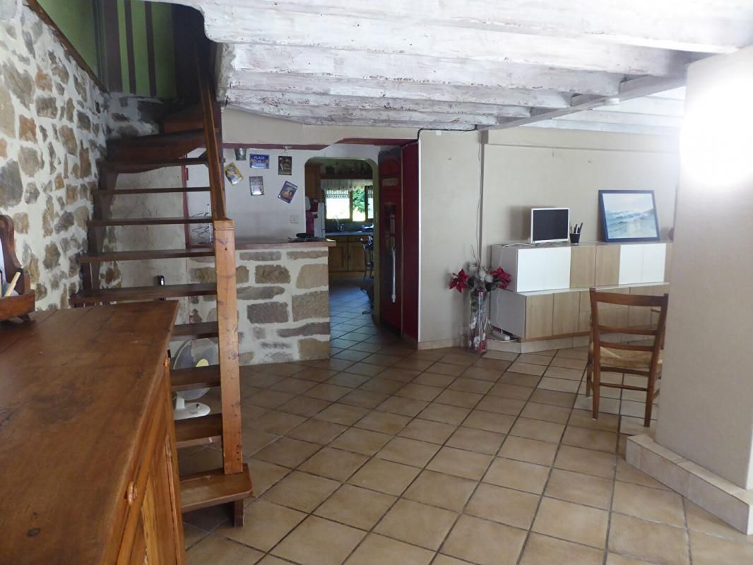 BRIVE-LA-GAILLARDE Maison de ville en Brasier - 4 chambres et jardin 3