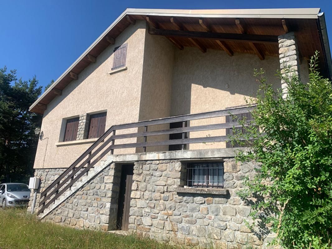 SEYNE Maison Seyne 8 pièce(s) 98 m2 1