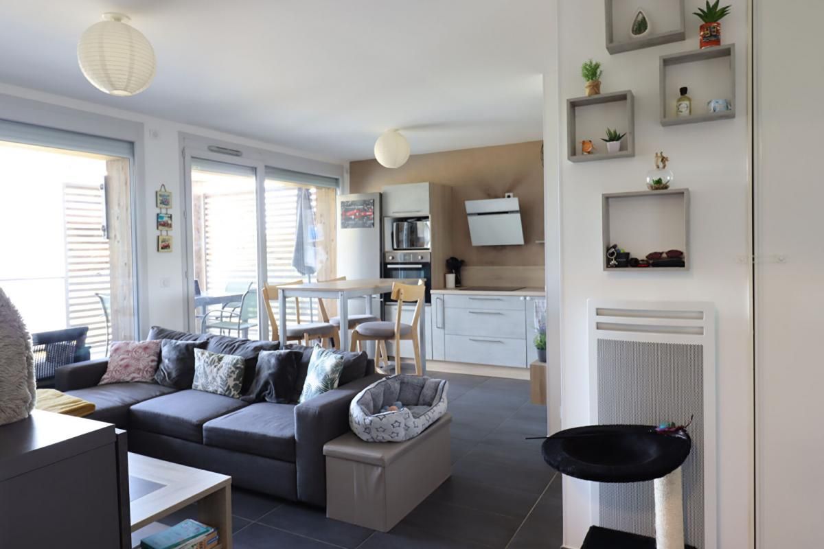 MURES MURES T2 ETAT NEUF -TERRASSE 15 M² GARAGE ET PARKING PRIVE 2
