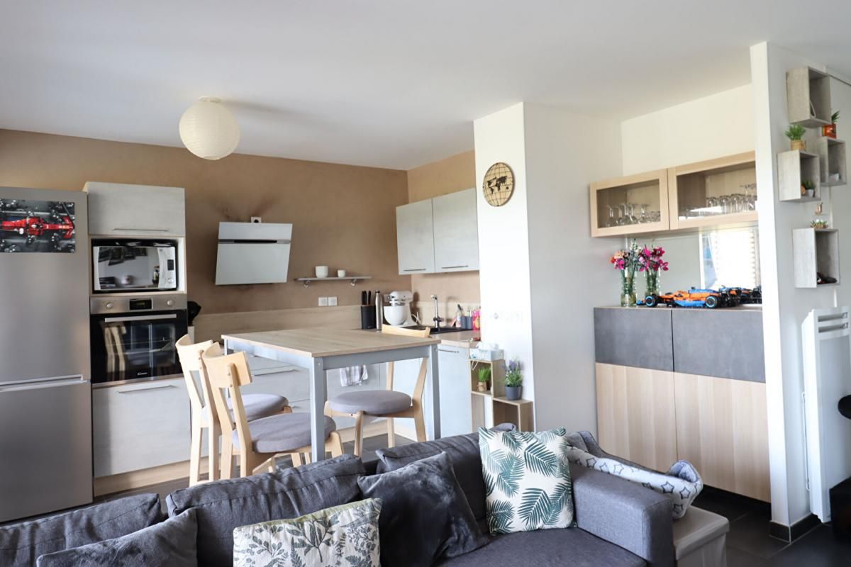 MURES MURES T2 ETAT NEUF -TERRASSE 15 M² GARAGE ET PARKING PRIVE 3