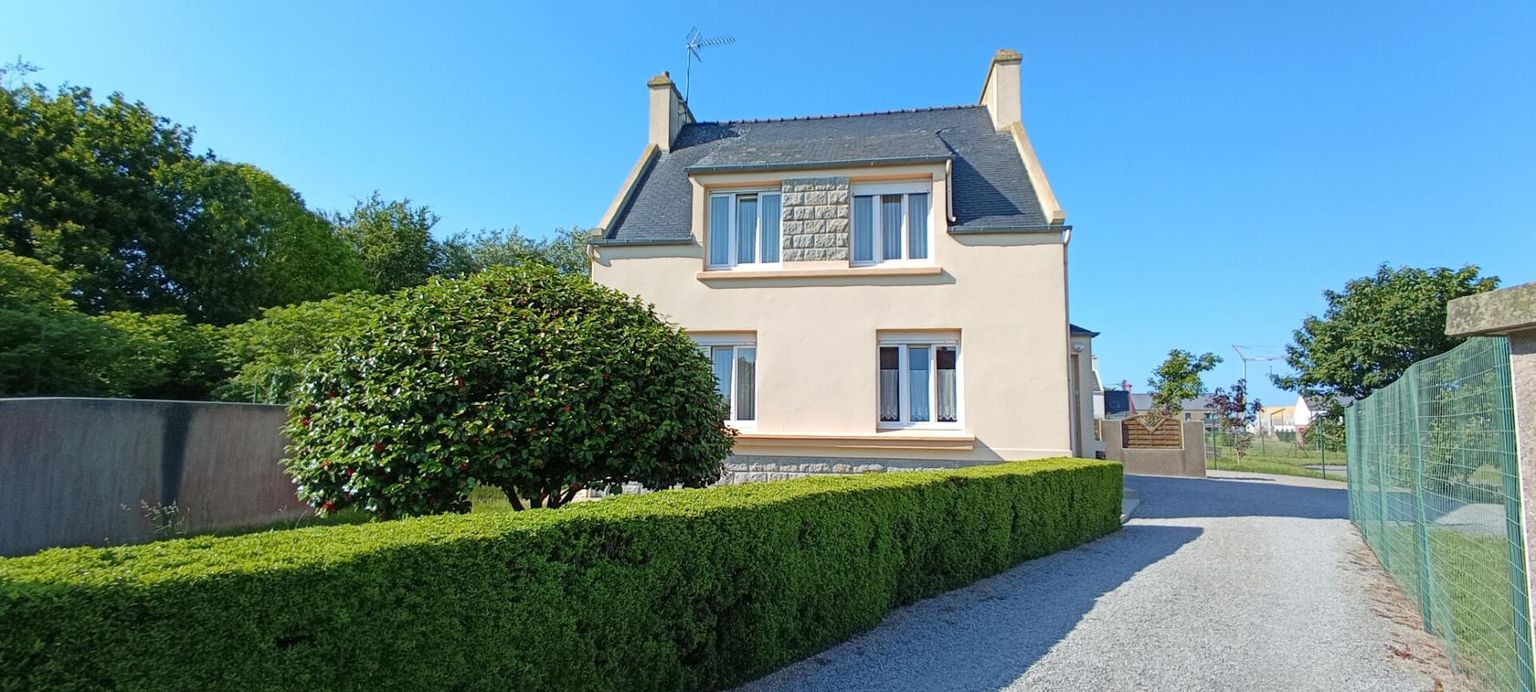 PLOUGUERNEAU Maison Plouguerneau 6 pièce(s) 108 m2 1