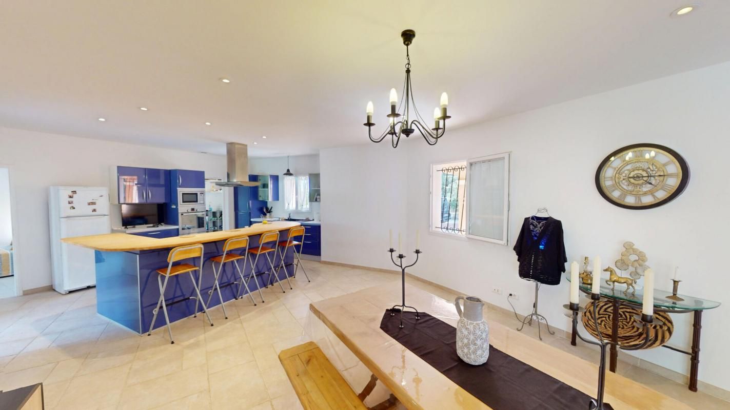 DRAGUIGNAN Maison Draguignan 6 pièce(s) 200 m2 4