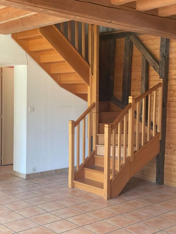 MENESPLET Maison Menesplet 4 pièce(s) 169 m2 4