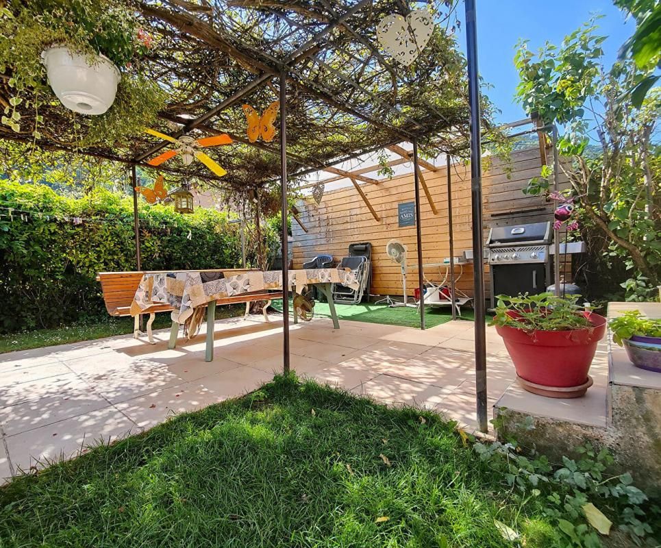 VILLARD-BONNOT Maison Villard Bonnot 87 m² avec grand garage 1