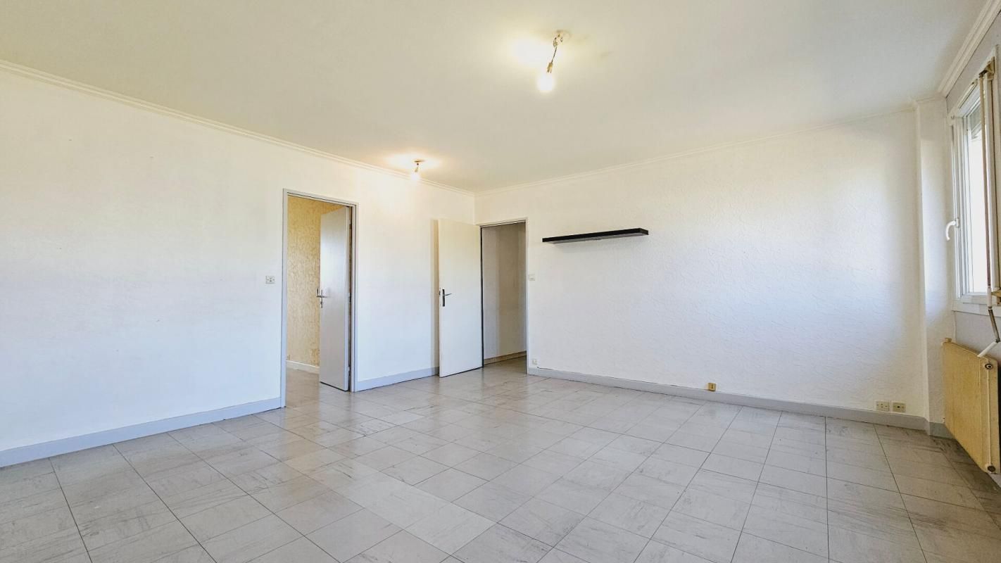 SAINT-DOULCHARD APPARTEMENT 86.9M² 4 PIECES 3CHAMBRES PARKING 1